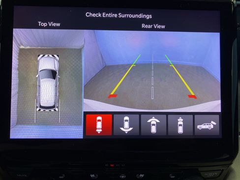 Certified 2024 Jeep Grand Cherokee Limited w/ Luxury Tech Group II image 17