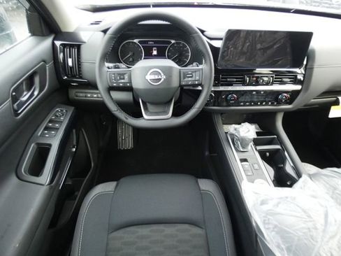 New 2026 Nissan Pathfinder SV image 12