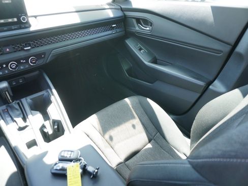 Used 2023 Honda Accord EX image 13