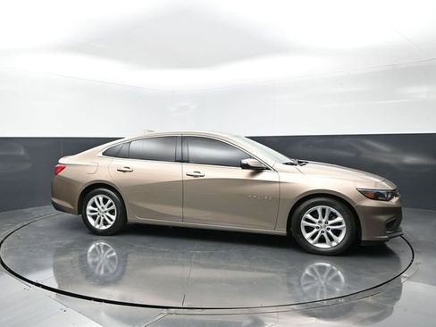Used 2018 Chevrolet Malibu LT FWD image 6