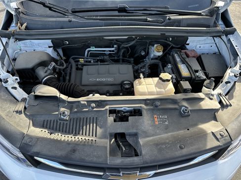 Used 2020 Chevrolet Trax LT image 34