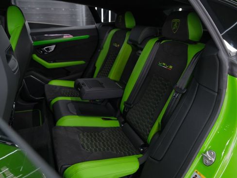 Used 2022 Lamborghini Urus AWD/4WD image 15