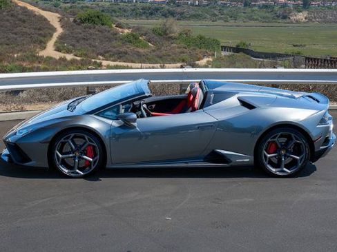 Used 2020 Lamborghini Huracan EVO RWD image 7