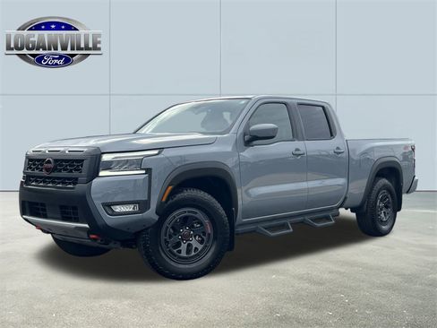 Used 2025 Nissan Frontier PRO-4X image 1