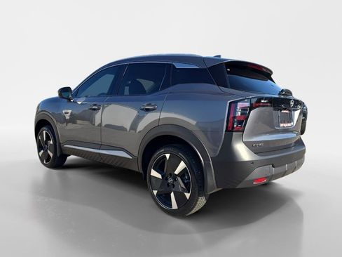 New 2025 Nissan Kicks SR image 4