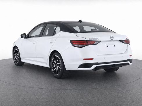 Used 2025 Nissan Sentra SR w/ SR Premium Package FWD image 7