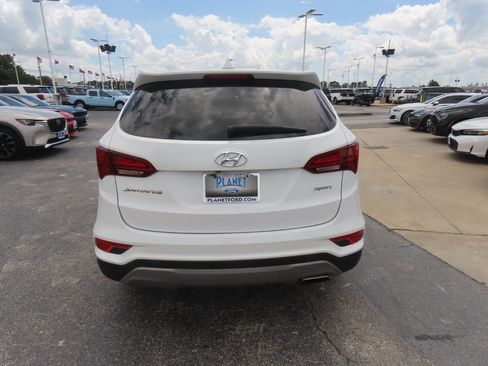 Used 2017 Hyundai Santa Fe Sport FWD image 13