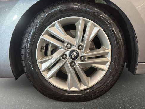 Used 2019 Hyundai Elantra SEL w/ Cargo Package image 9