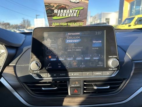 Used 2024 Nissan Altima 2.5 SV image 34