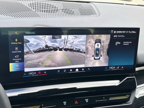 Used 2025 BMW 530i xDrive image 5