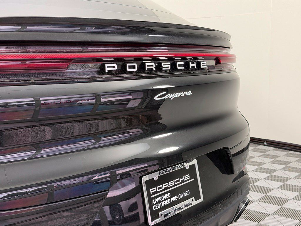 Certified 2026 Porsche Cayenne Coupe AWD/4WD image 12