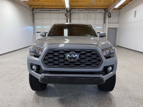 Used 2020 Toyota Tacoma TRD Off-Road image 7