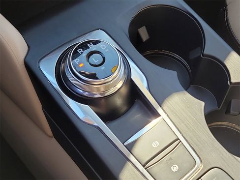 Used 2020 Ford Escape Titanium image 26