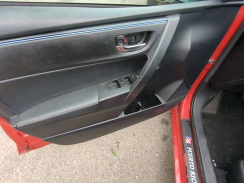 Used 2017 Toyota Corolla SE w/ Carpet Mat Package (TMS) FWD image 8