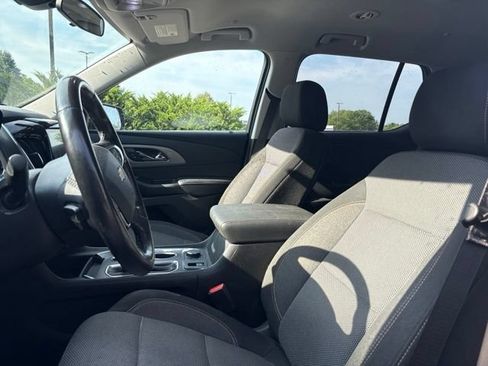 Used 2019 Chevrolet Traverse LT FWD image 5