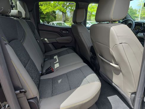 Used 2024 Chevrolet Colorado ZR2 w/ Technology Package image 12