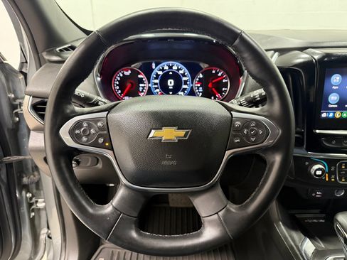 Used 2023 Chevrolet Traverse Premier image 21