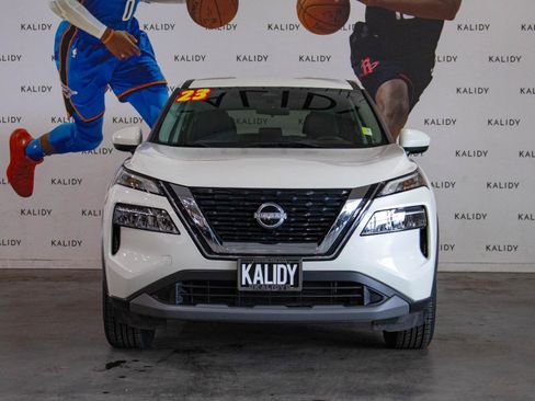 Used 2023 Nissan Rogue SV AWD/4WD image 19