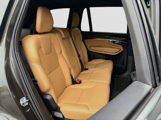 Used 2018 Volvo XC90 T5 Momentum w/ Convenience Package AWD/4WD image 16