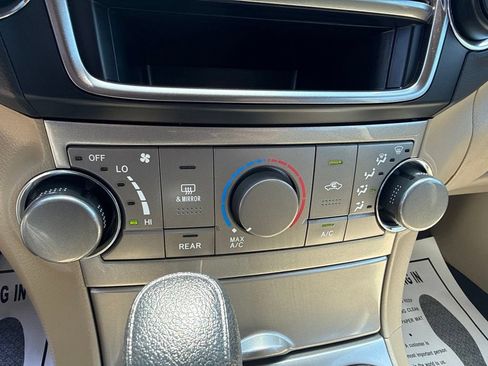 Used 2013 Toyota Highlander FWD w/ Cold Weather Pkg image 13