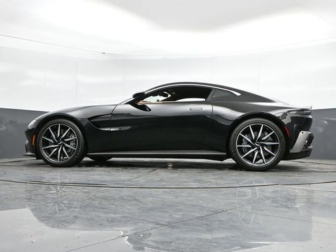 Used 2020 Aston Martin V8 Vantage Coupe RWD image 42