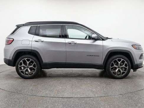 Used 2025 Jeep Compass Limited AWD/4WD image 14