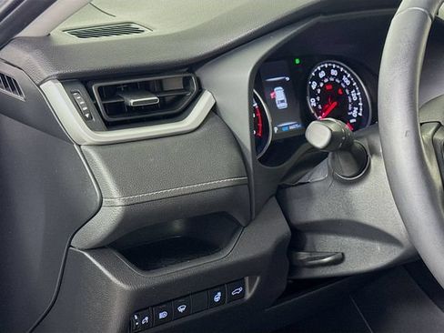 Certified 2022 Toyota RAV4 XLE Premium AWD/4WD image 20