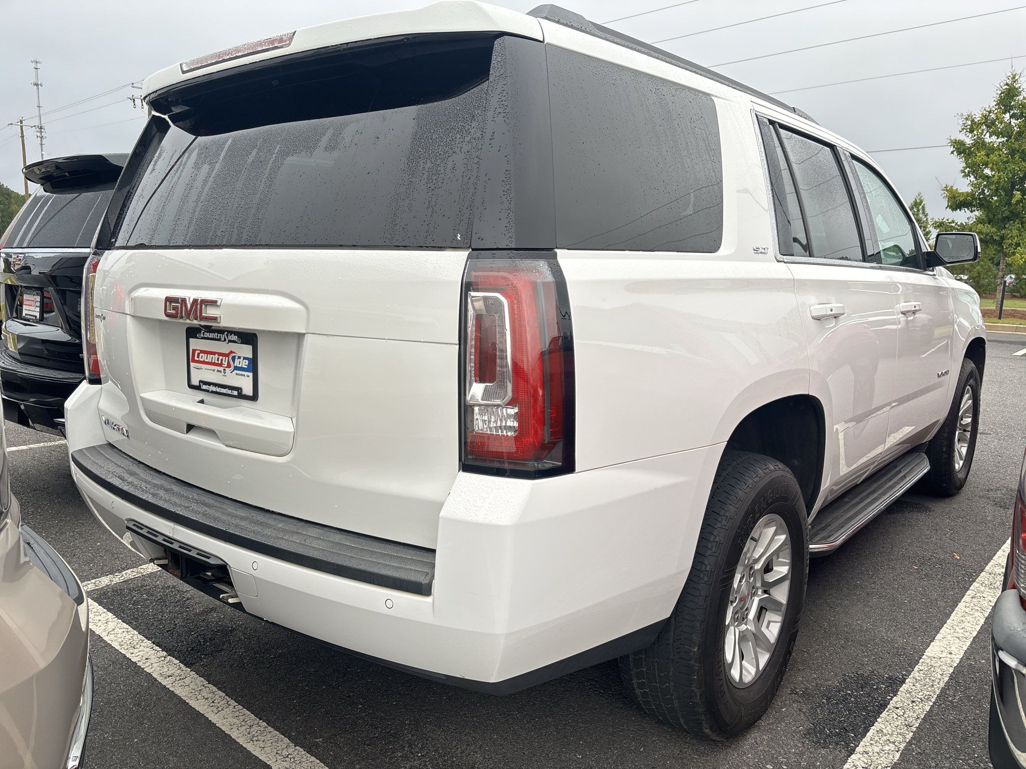 Used 2017 GMC Yukon SLT AWD/4WD image 4