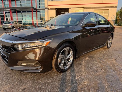 Used 2018 Honda Accord EX-L image 9