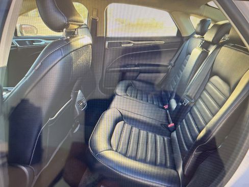 Used 2018 Ford Fusion SE w/ Equipment Group 602A image 8