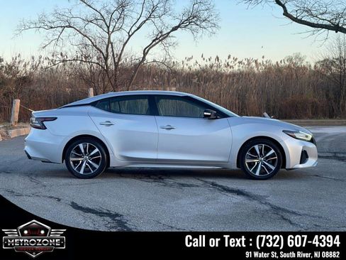 Used 2020 Nissan Maxima 3.5 SV w/ Floor Mat Group FWD image 9