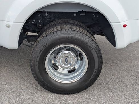 Used 2022 Ford F350 XL w/ STX Appearance Package AWD/4WD image 21