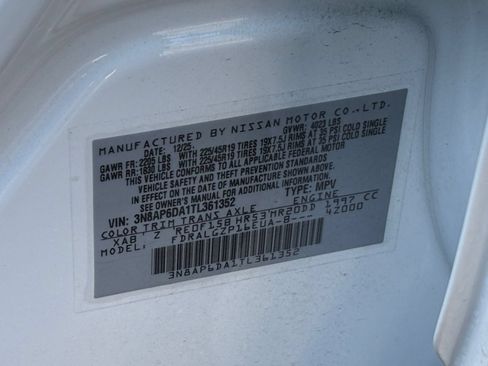 Used 2026 Nissan Kicks SR FWD image 20