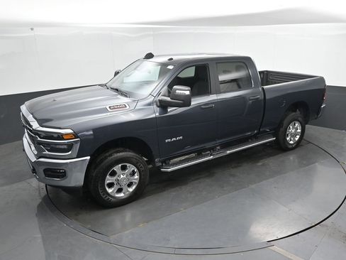 Used 2025 RAM 2500 Big Horn AWD/4WD image 39