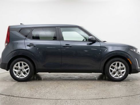 Used 2025 Kia Soul LX w/ LX Technology Package FWD image 11