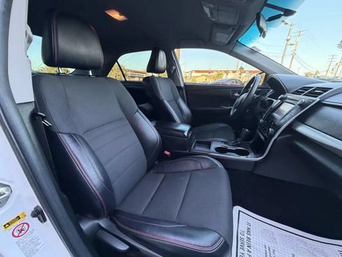 Used 2017 Toyota Camry SE FWD image 13