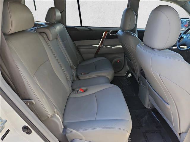 Used 2012 Toyota Highlander Limited w/ Tow Pkg FWD image 27