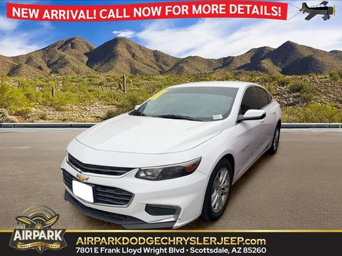 Used 2018 Chevrolet Malibu LT FWD image 1