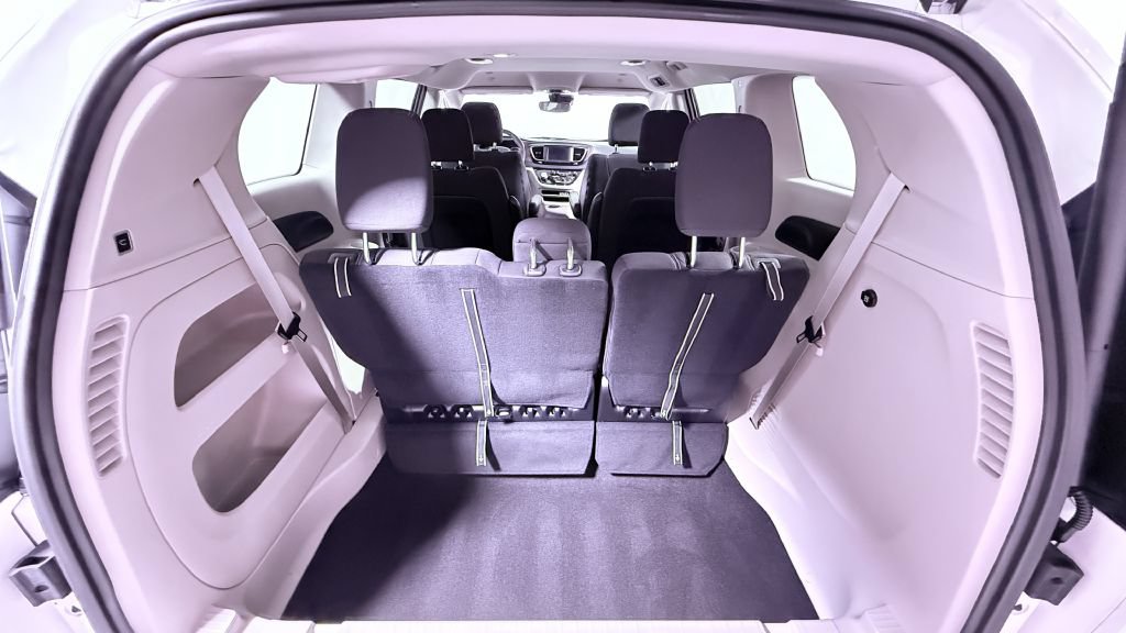 Used 2023 Chrysler Voyager LX FWD image 19