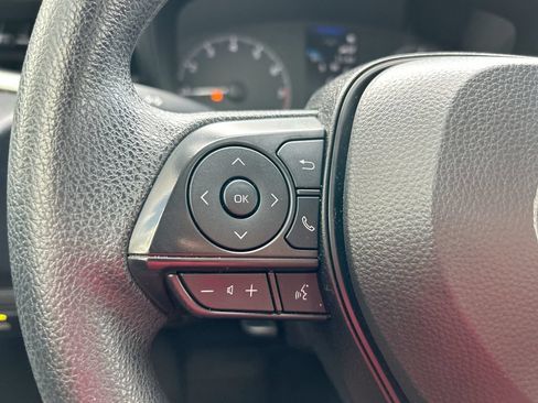 Used 2025 Toyota Corolla LE FWD image 15