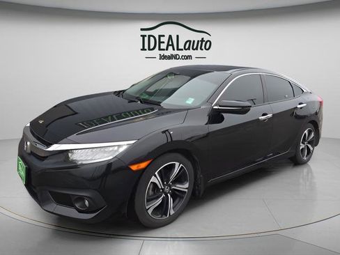 Used 2018 Honda Civic Touring image 3
