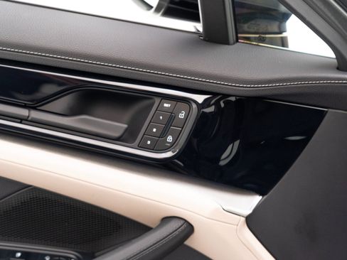 Used 2025 Porsche Panamera 4 image 25