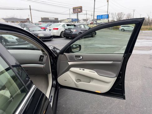 Used 2015 INFINITI Q40 w/ Navigation Package image 38