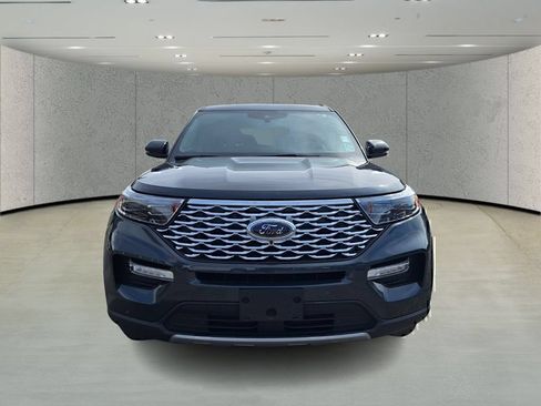 Used 2022 Ford Explorer Platinum w/ Equipment Group 601A RWD image 8