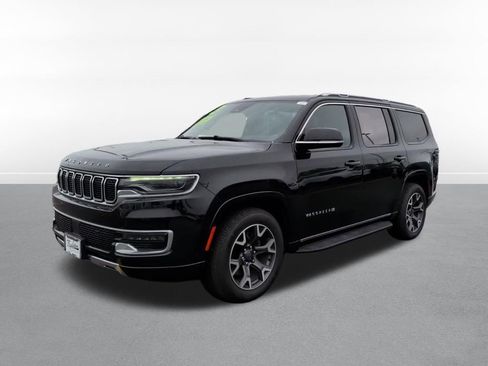 Used 2023 Jeep Wagoneer Series III w/ Preferred Equipment Group AWD/4WD image 11
