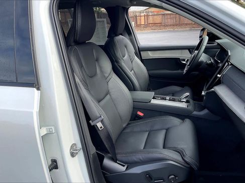 New 2026 Volvo XC90 B6 Ultra w/ Protection Package image 32