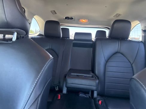 Used 2023 Toyota Highlander XLE FWD image 22