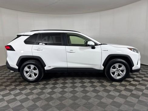 Used 2019 Toyota RAV4 LE w/ Carpet Mat Package AWD/4WD image 2