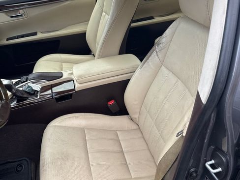 Used 2016 Lexus ES 350 w/ Luxury Package w/Wood Trim FWD image 8