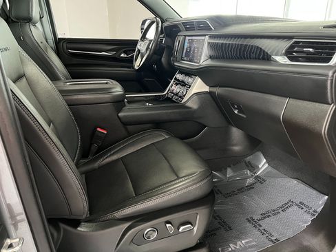 Used 2021 GMC Yukon Denali w/ Denali Premium Package AWD/4WD image 36